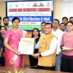 Rajeev Singh and Rimi Singh of Sansar Green Mission Pvt. Ltd. receive a certificate during the MoA signing ceremony with Bihar Agricultural University (BAU) Sabour to promote organic farming, bio-input innovation, and farmer training in Jharkhand.