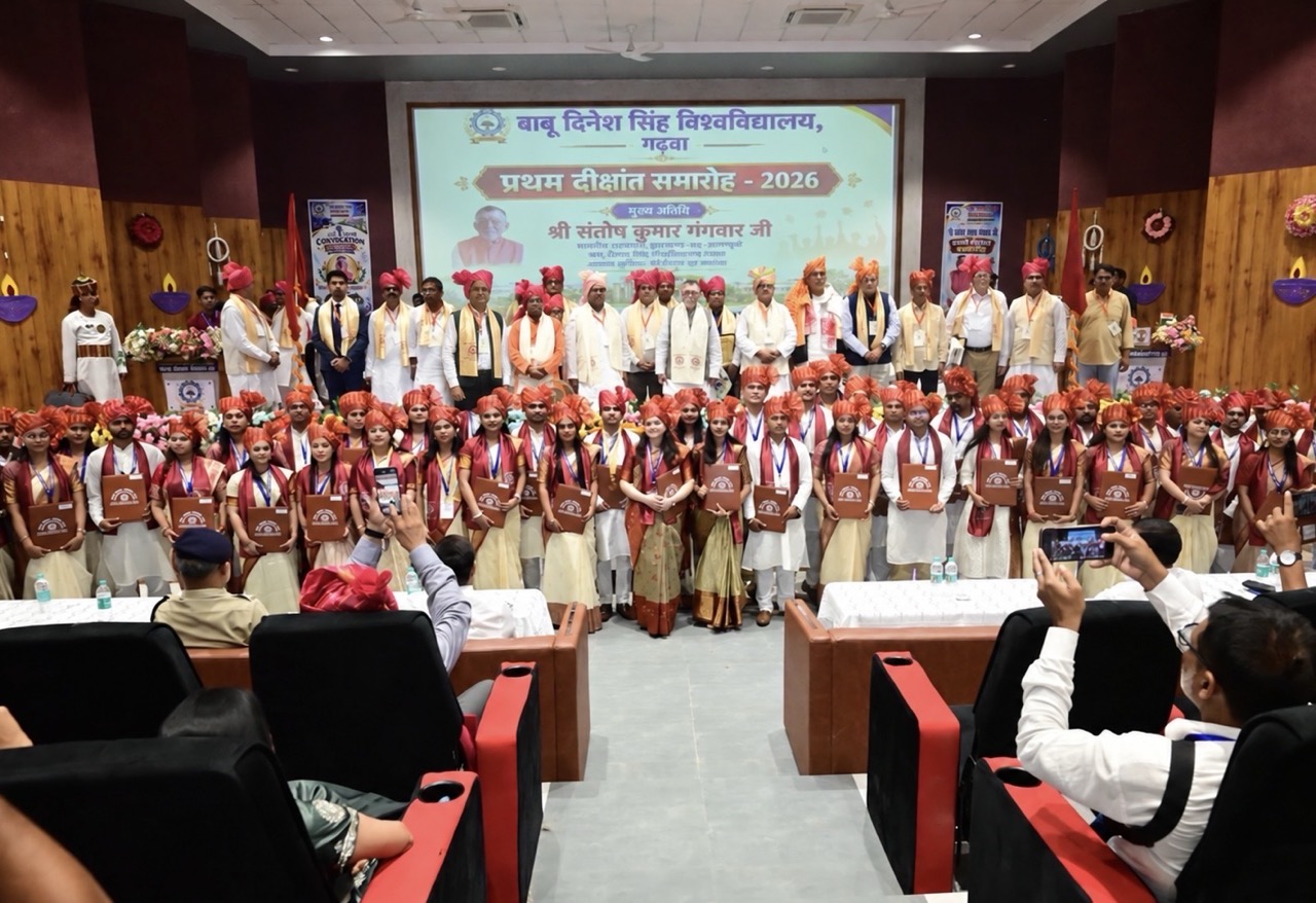 Rajeev Singh on stage with Jharkhand Governor Santosh Kumar Gangwar and university leadership at Garhwa University’s First Convocation