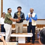 Garhwa University Vice-Chancellor Dr. M. K. Singh welcomes Rajeev Singh, Founder of Sansar Green, at the university’s First Convocation